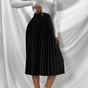 High waist Velvet pleated skirt! SHEIN fits waist M(6-8). Pitch Black.like new